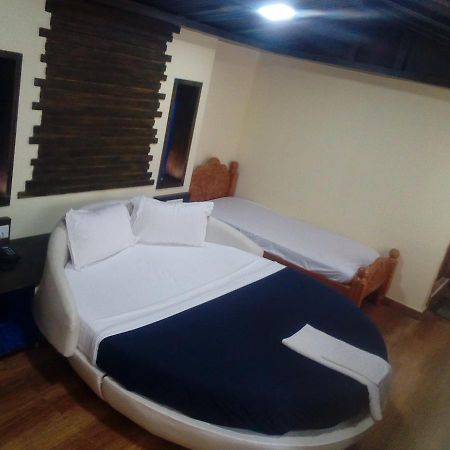 Hotel Anandhiram Heritage Karaikal Kültér fotó
