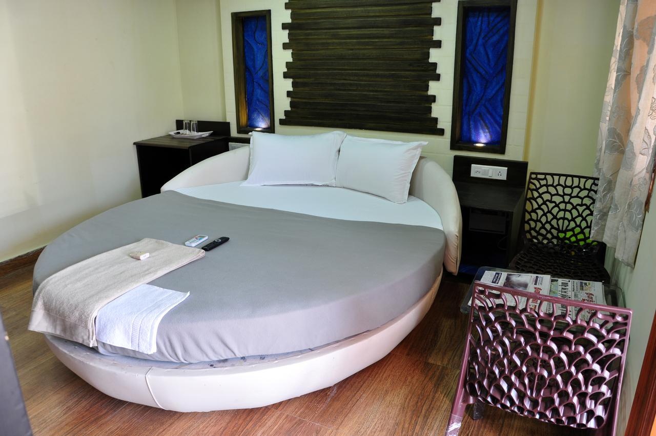 Hotel Anandhiram Heritage Karaikal Kültér fotó
